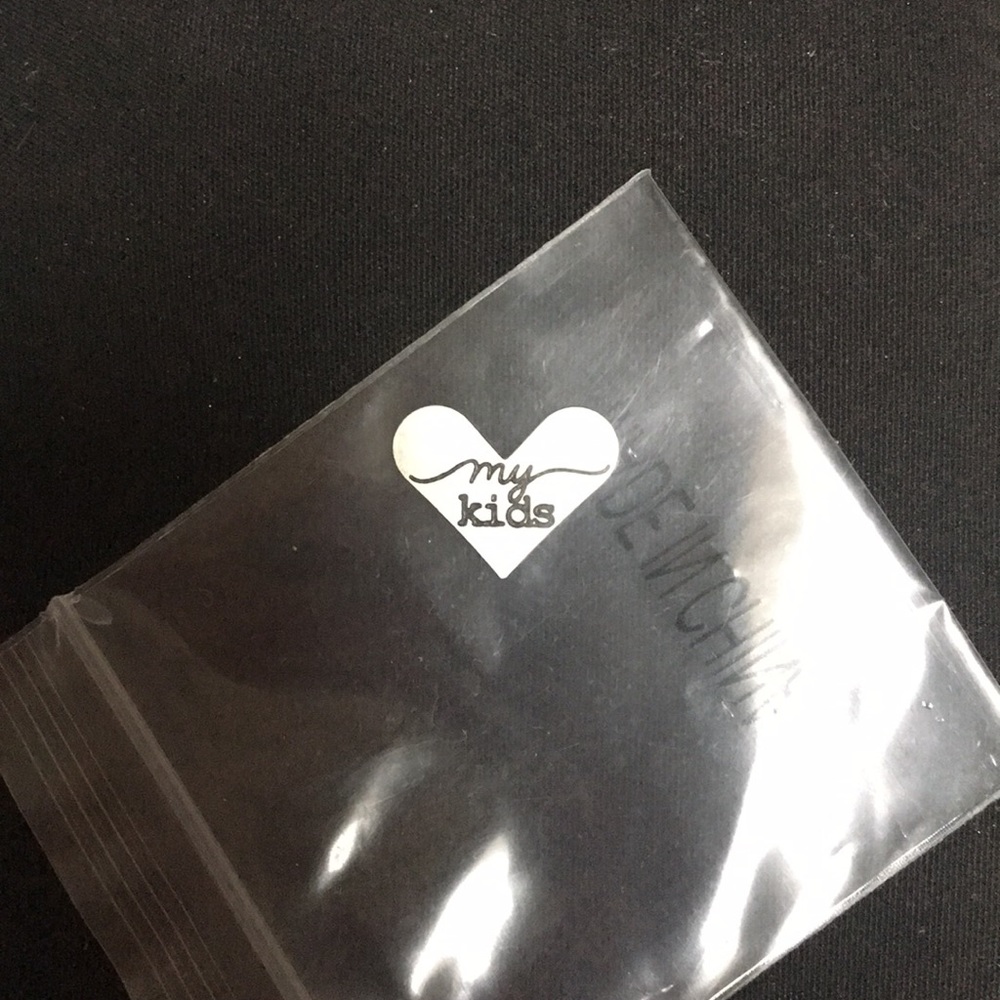 Origami owl ‘My kids’ mini heart locket back drop
